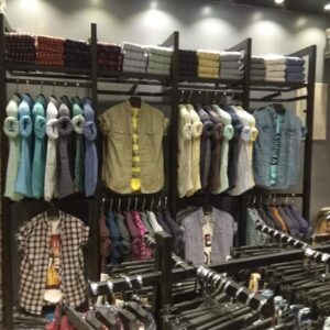 رفوف ملابس