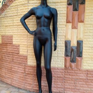 مانيكان حريمي